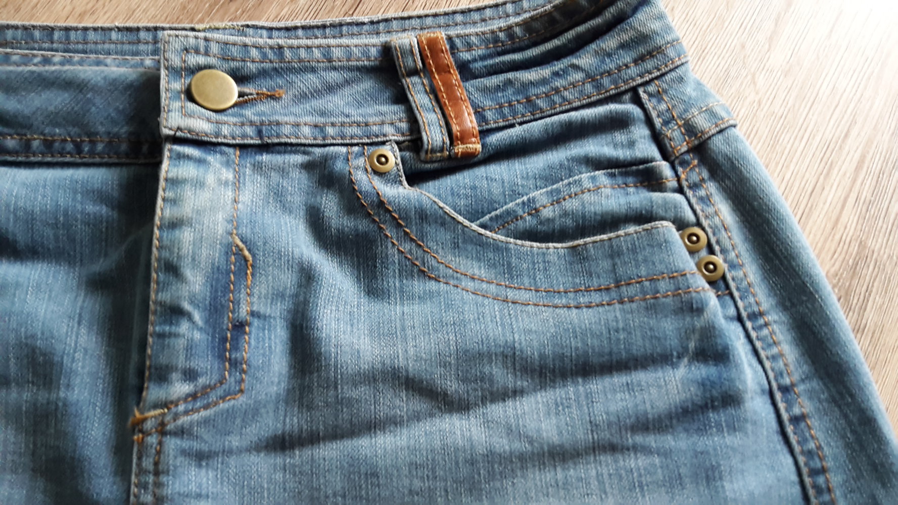 Jeansrock von Promod, hellblau mit Kunstlederapplikationen