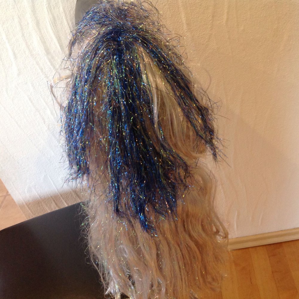 Perücke - NEU - mit Etikett - weiß blau glitzer 