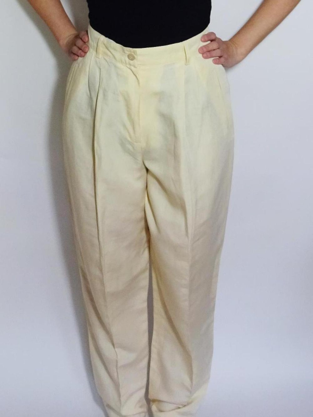 Pastellgelbe Karottenhose High Waist Highwaist Mom Gr. M Gr. 40 Gr. 42 Gr. 40/42