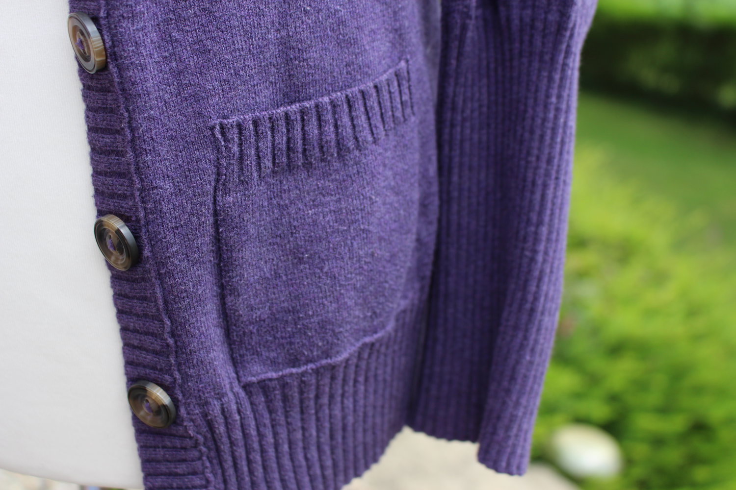  schöner lilaCardigan