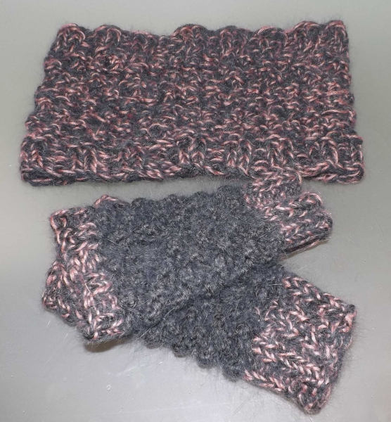 Stulpen & Tube, loser Schal gestrickt rosenholz rauchblau