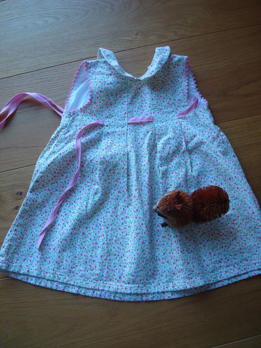 süßes Kleid mit Blumenmuster Gr. 62/68