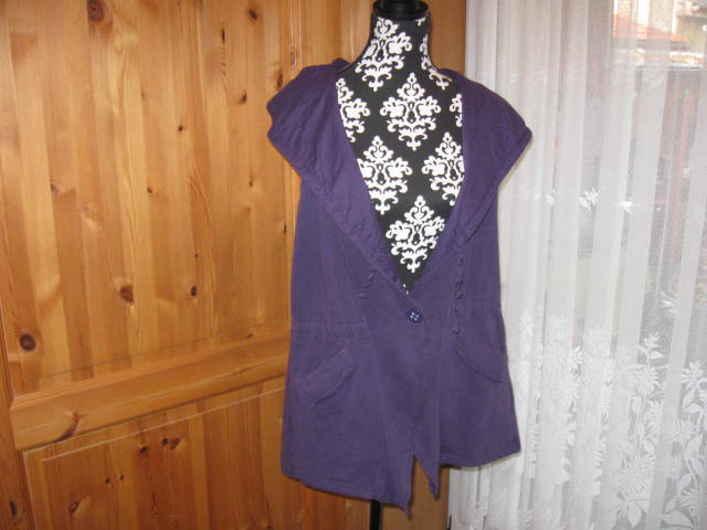 *** Kuschlige Weste mit Kapuze ***