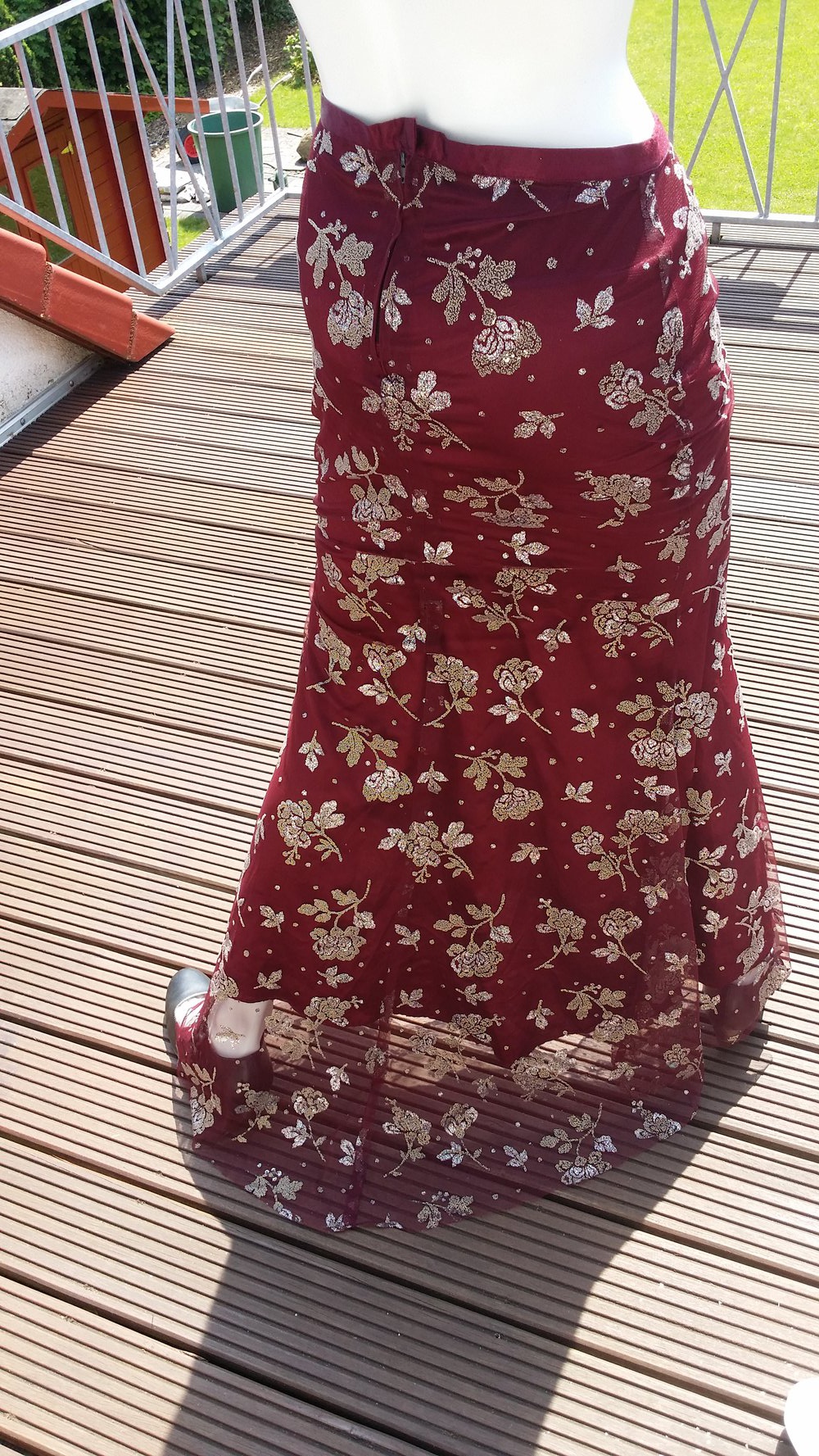 Weinroter langer Rock mit Tüll FoKuHiLa