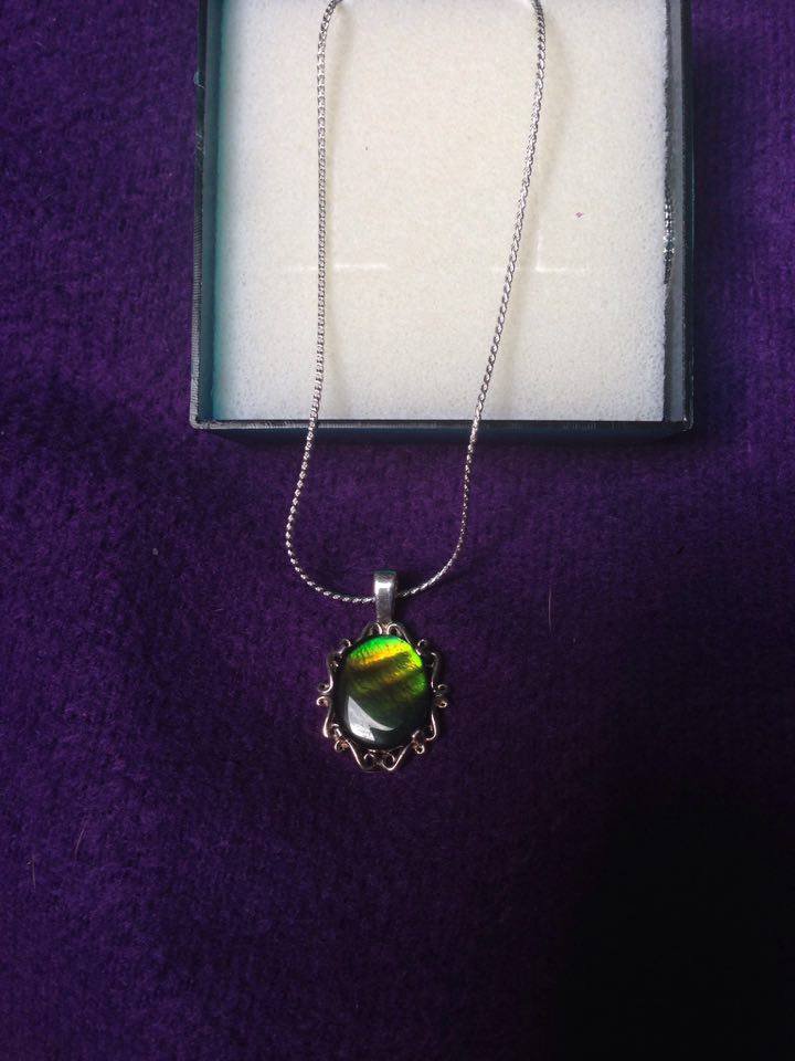 Zauberhafte Silberkette Amulett aus rarem Amolith! Schimmernder Heilstein Glücksbringer