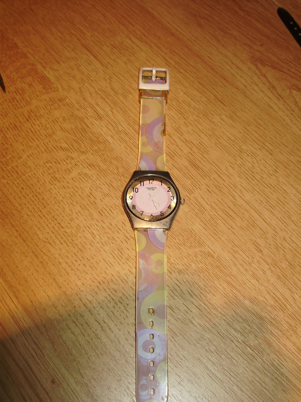 Swatch Armbanduhr pastellfarben Kreise dünn