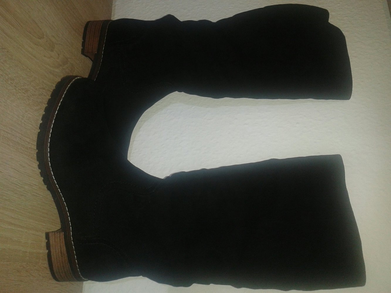 Schwarze Winterstiefel