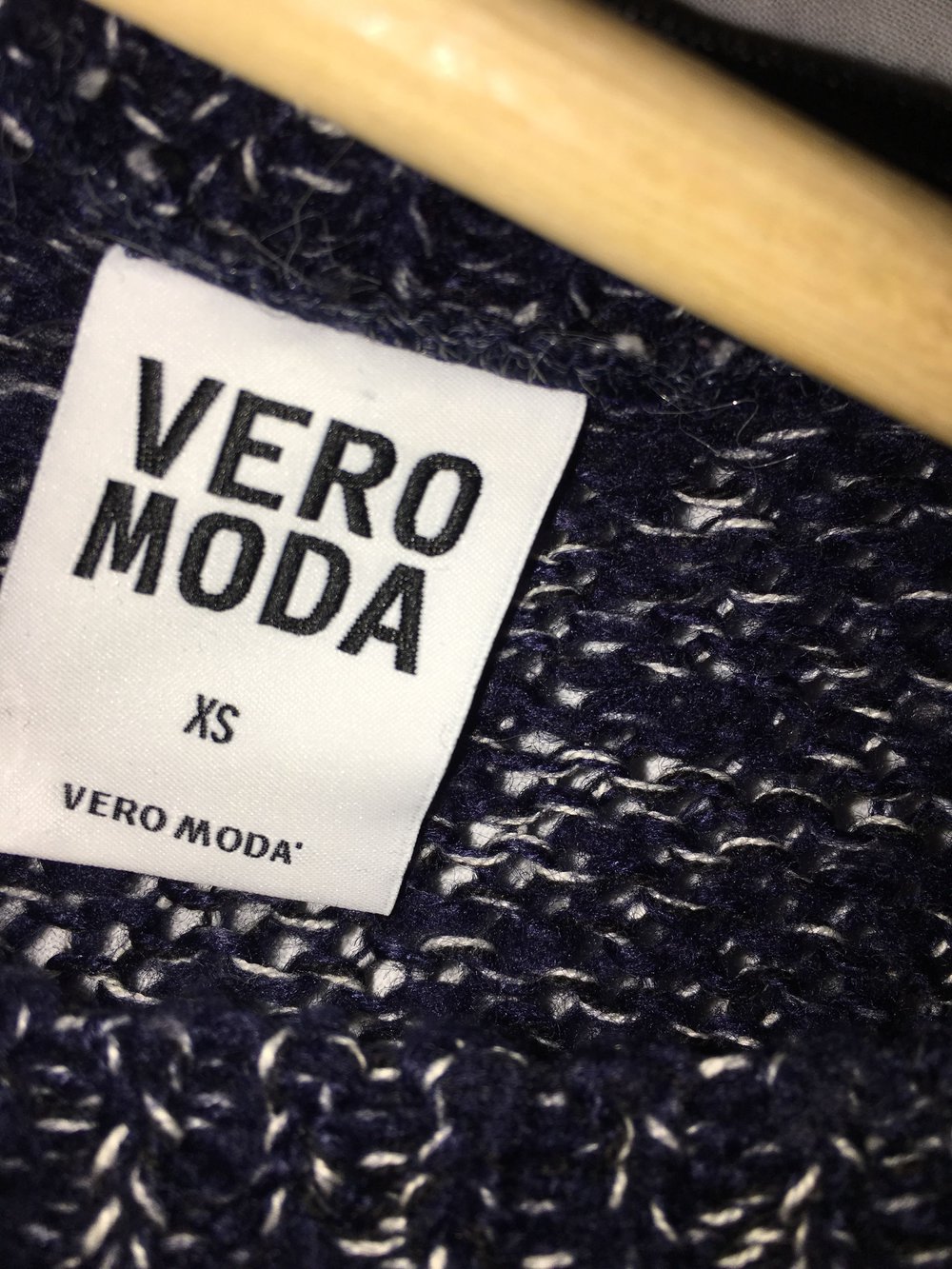 blauweißer Pullover