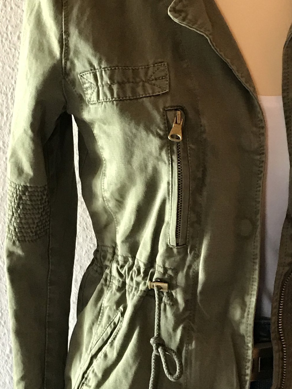 NEU Parka mit goldfarbigen Nieten | ZARA | Gr. XS | Khaki Oliv | mit Etikett