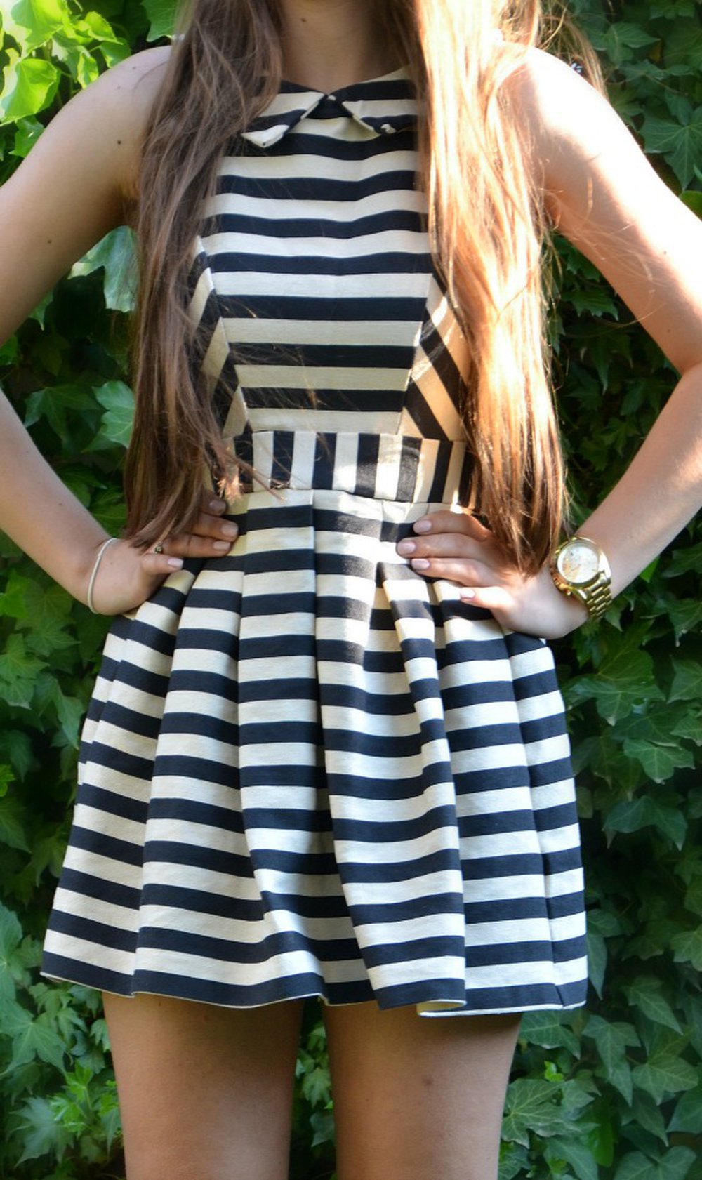 Beliebtes Asos Petit Ballon Kleid Streifen nude beige schwarz gestreift Cut Out Rücke 34 XS NEU