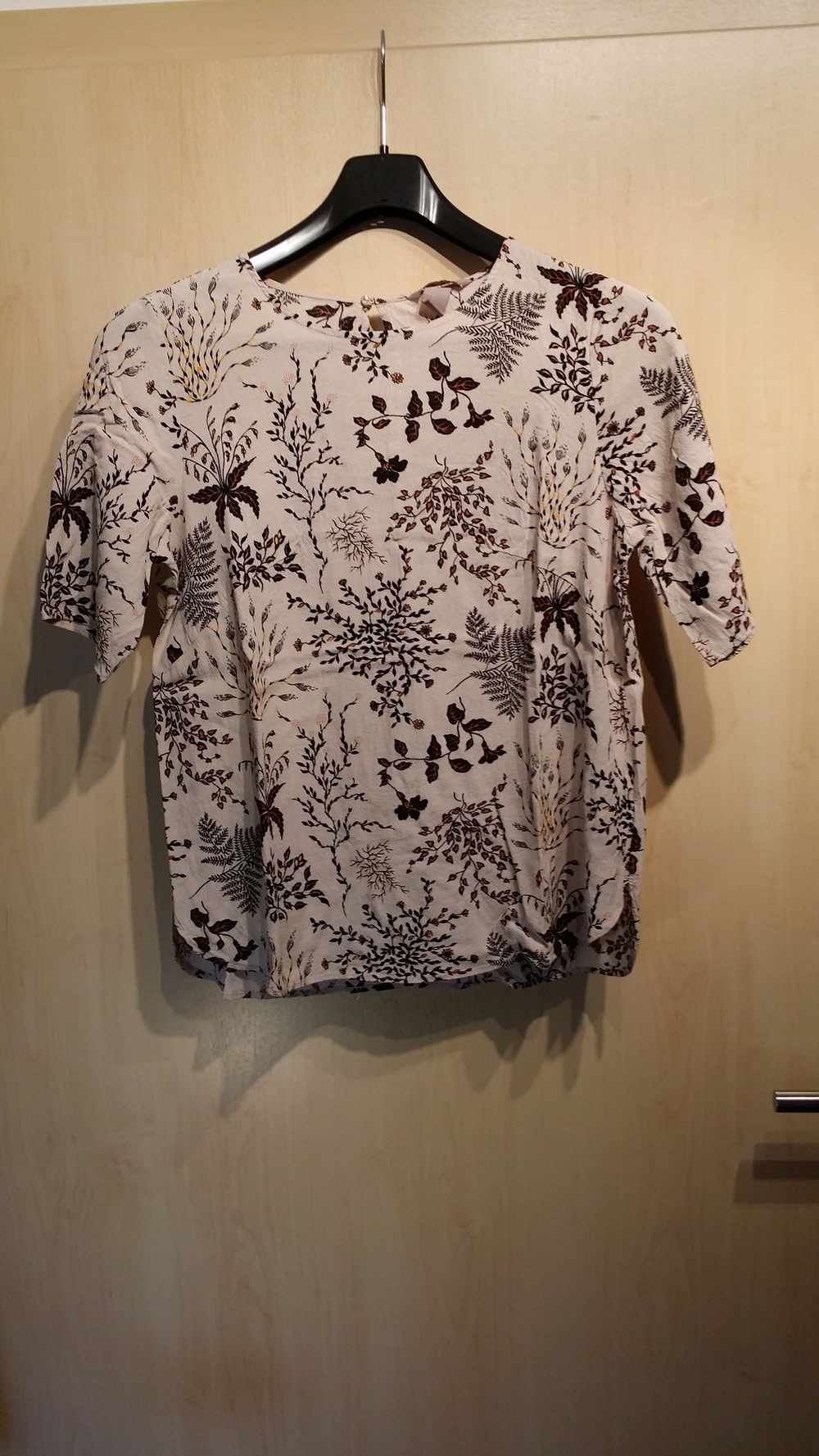 Damenbluse H&M beige mit floralem Muster - gebraucht
