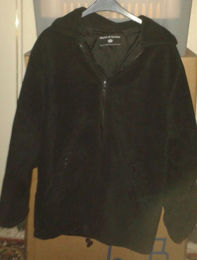 Neuwertige fleecejacke schwarz winter Herbst.png