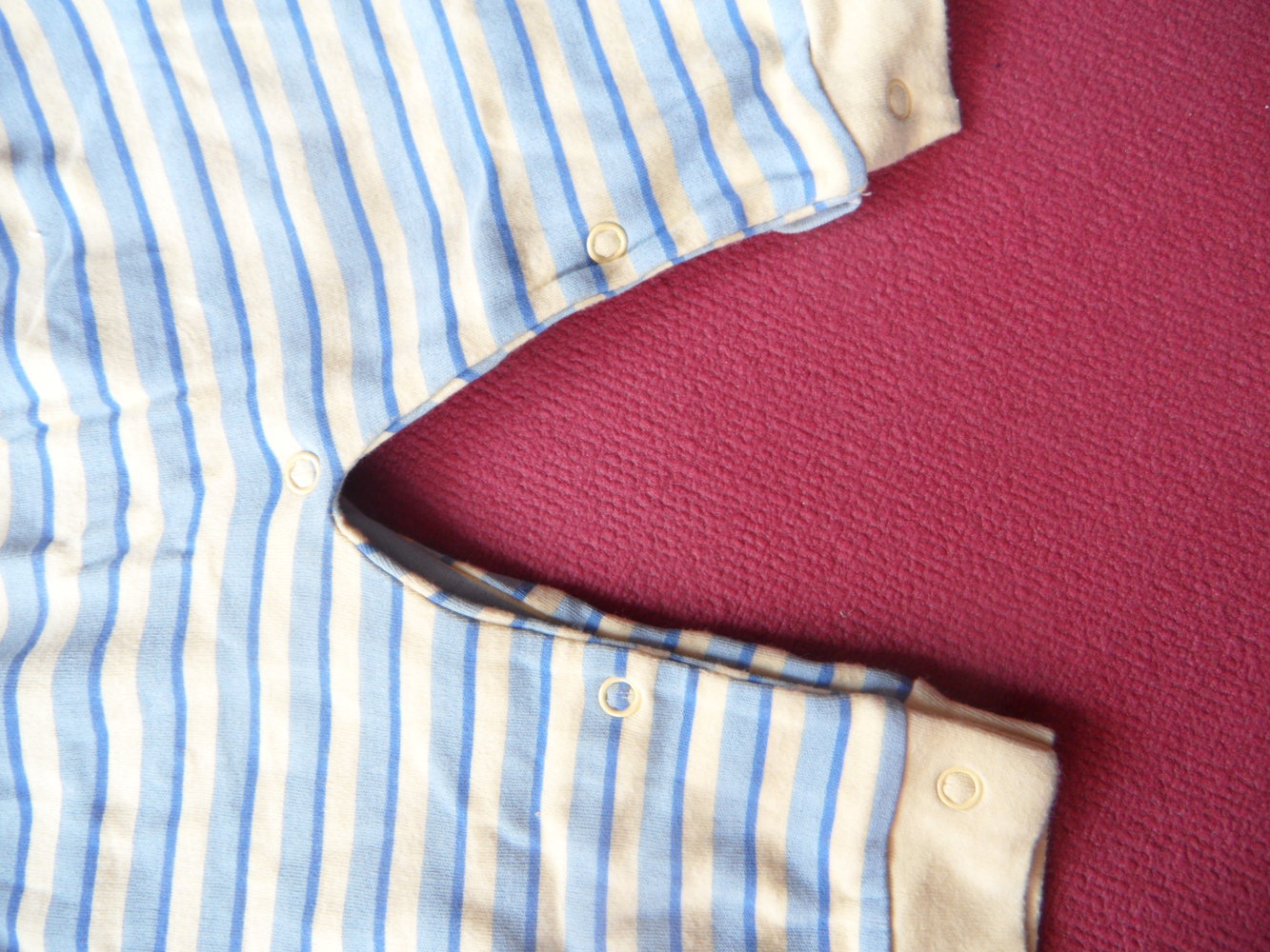 süßer Strampler mit Pulli Baumwolle für den Sommer mit Küken