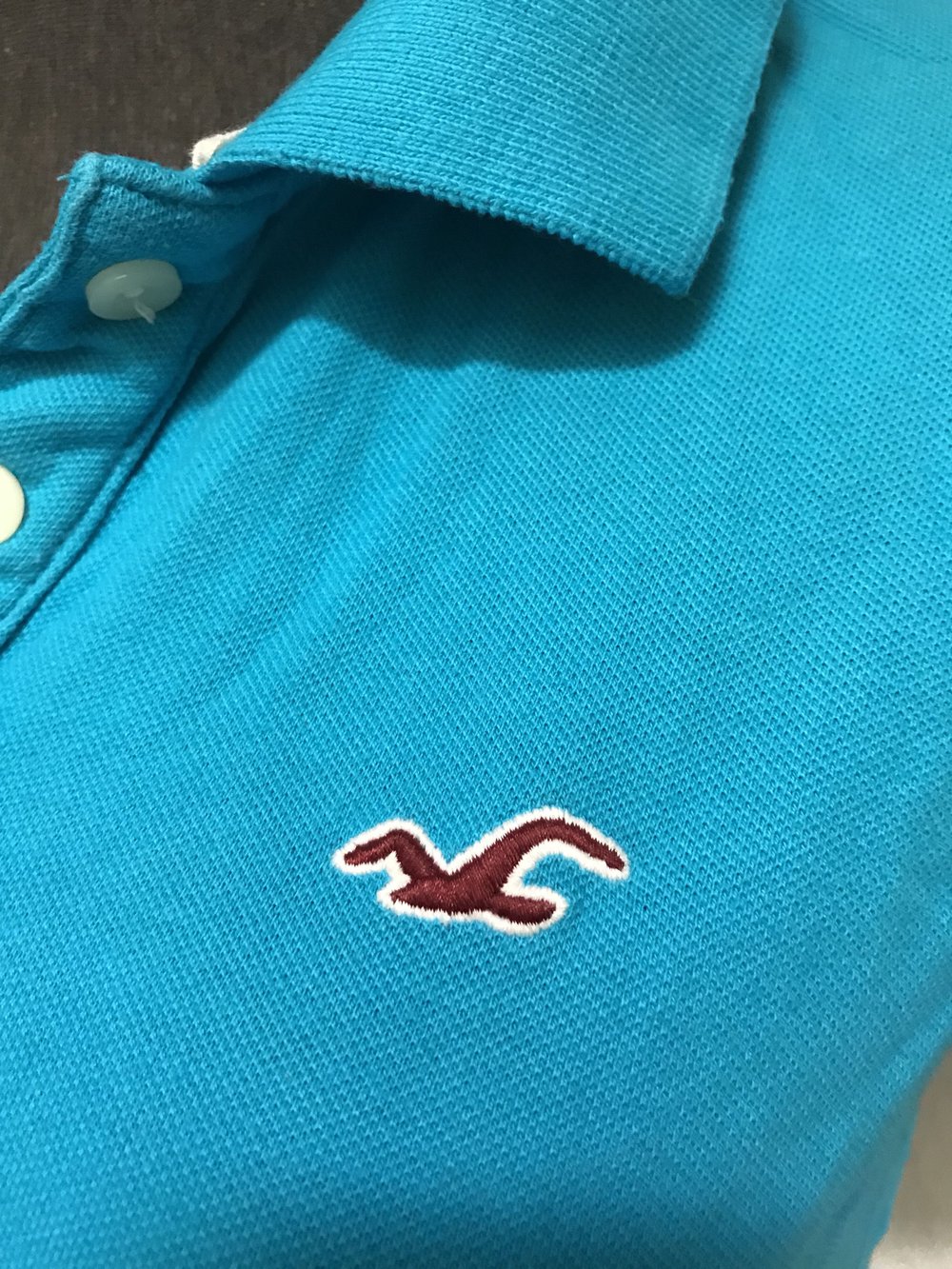 Knalliges Stretchpolo von Hollister