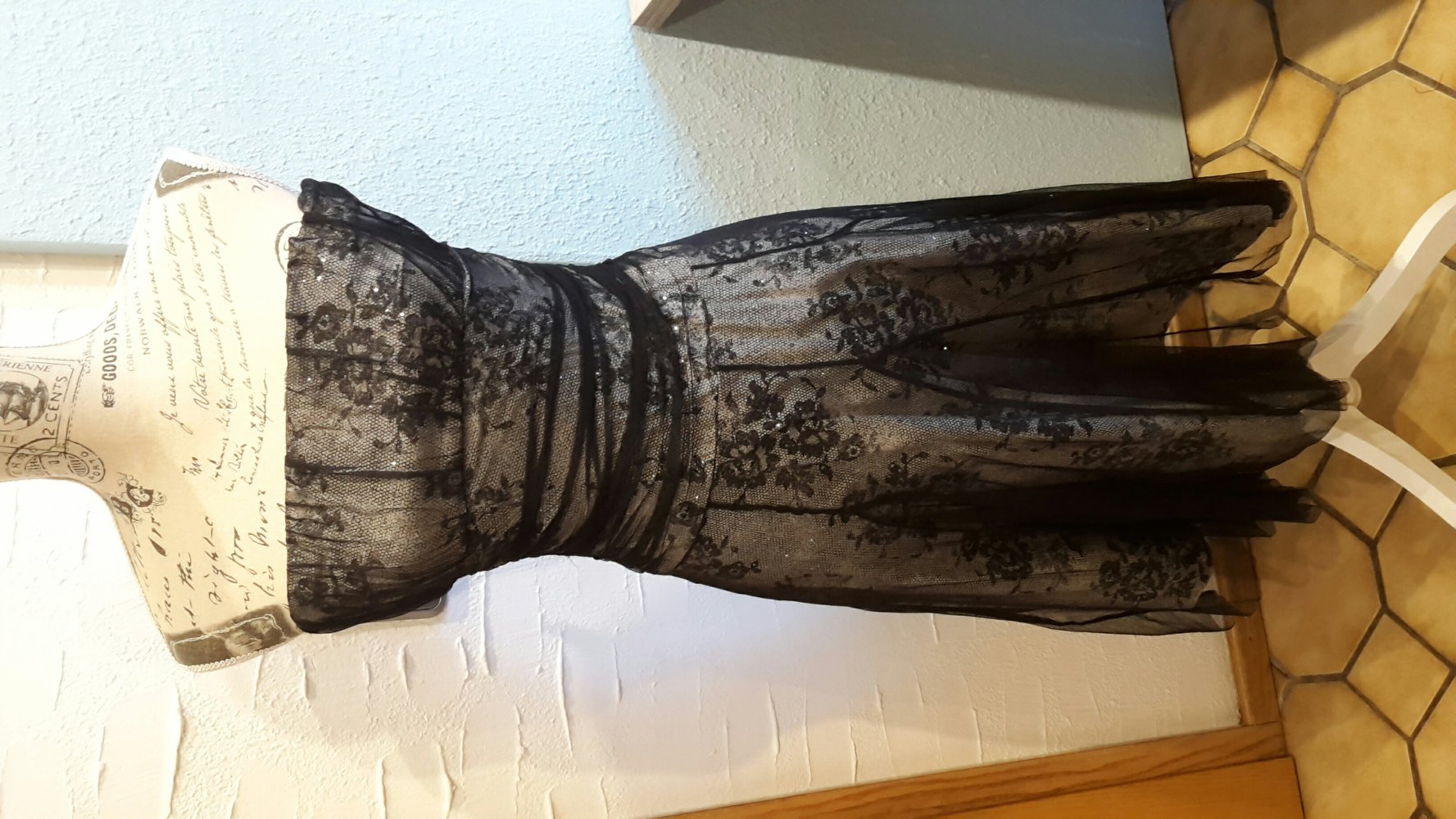 Wunderschönes Cocktailkleid in Creme