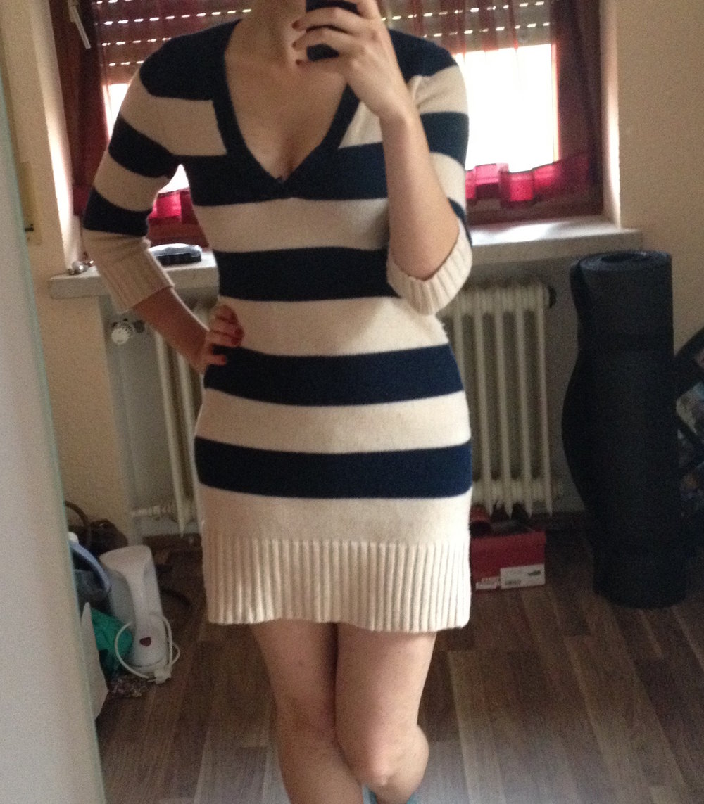 Strickkleid (gestreift)