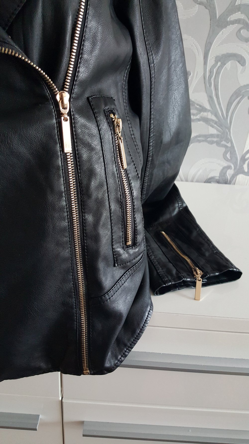 Lederjacke Lederimitat mit Nieten Spikes Reißverschluss fällt aus wie XL 42 44