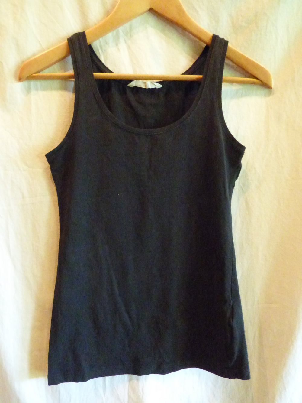 Schönes schwarzes Basic-Top