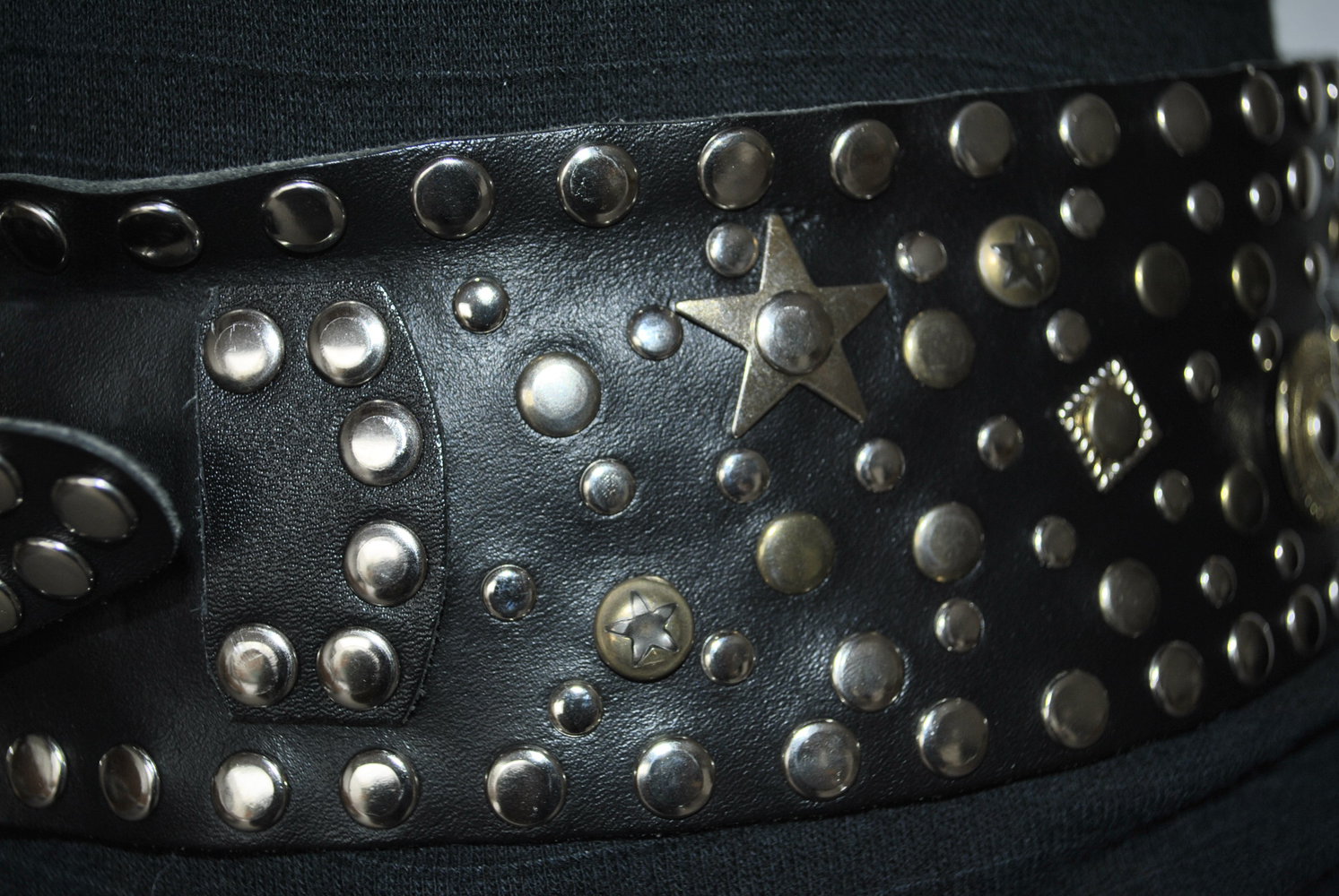 Gürtel Nieten Nietengürtel 85cm Umfang Leder schwarz breit 