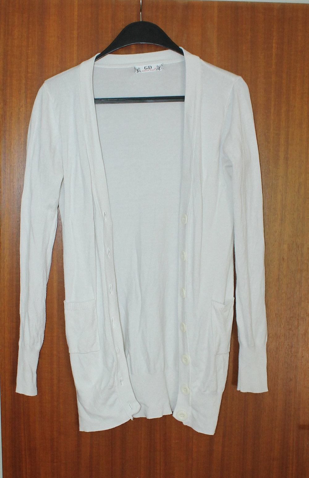 schöner Cardigan / Stickjacke in weiß /creme