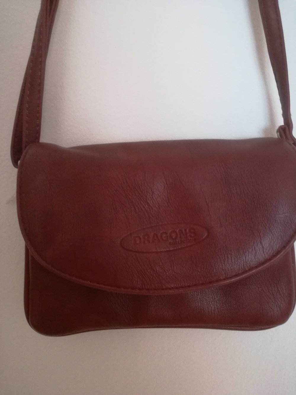 Rote kleine Handtasche / Umhängetasche / Clutch von Dragons mit vielen Taschen