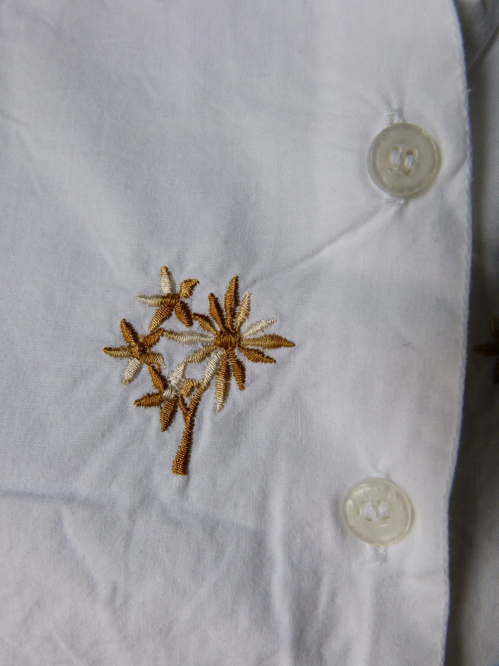 Ärmellose Bluse mit Blumen- Stickerei, weiß braun khaki, Boho Mori Landleben Goa Festival Sommer