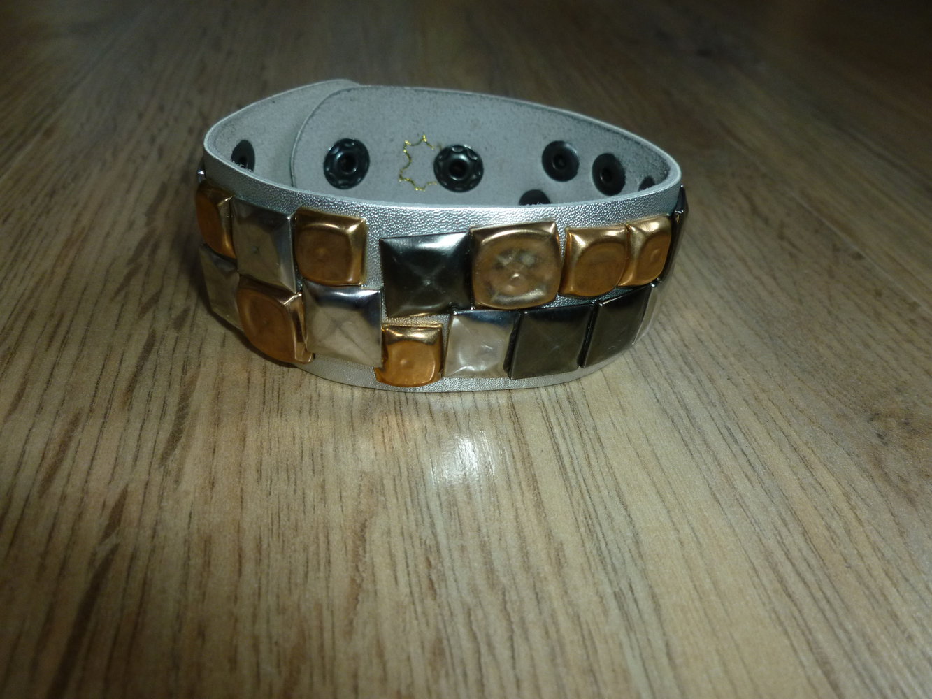 Armband Leder Nieten grau silber bronze