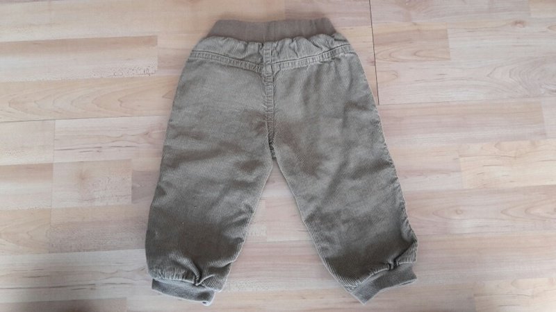 Cordhose mit kleiner Mickey Maus in Größe 80