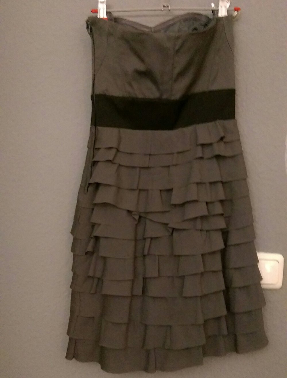 Schulterfreies Cocktail-Kleid von H&M