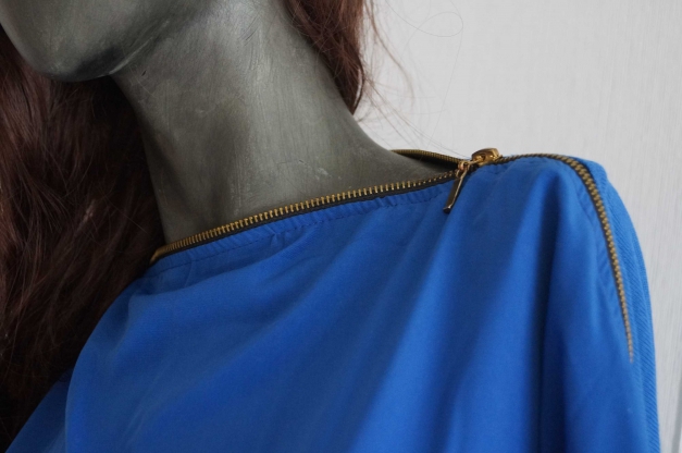 Bluse Blau mit Reißverschluss vorne glatt hinten strick L XL 40 42