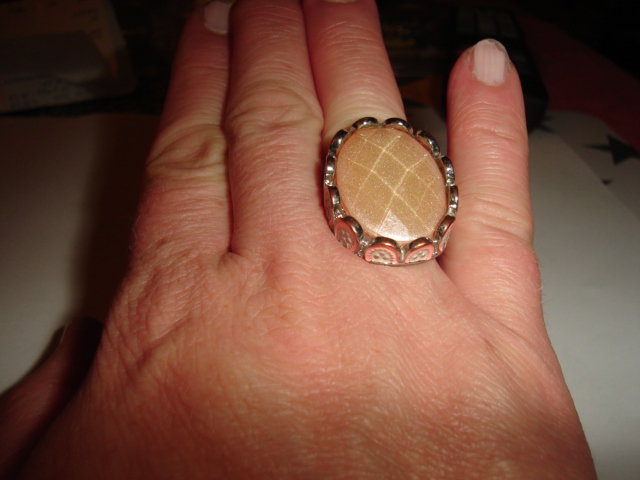 H&M Ring mit nudefarbenden Stein Ø 19 mm