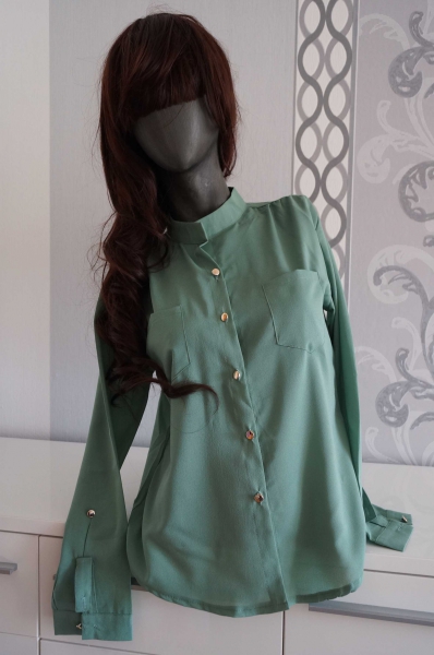 Bluse Grün mit goldenen Knöpfen L 40