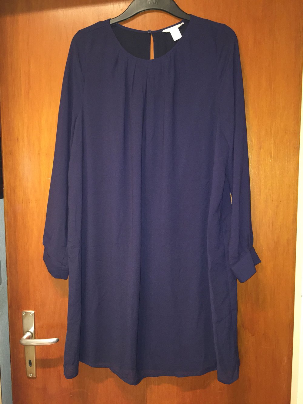 Schönes Chiffonpolyesterkleid