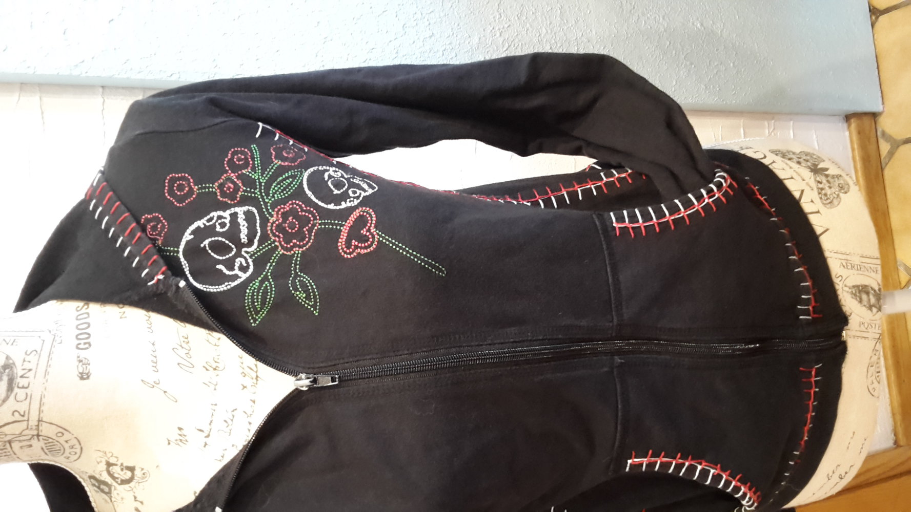 Zippjacke Totenkopf + Rose 