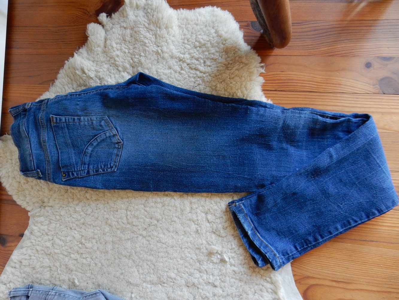 Schöne enge Röhrenjeans