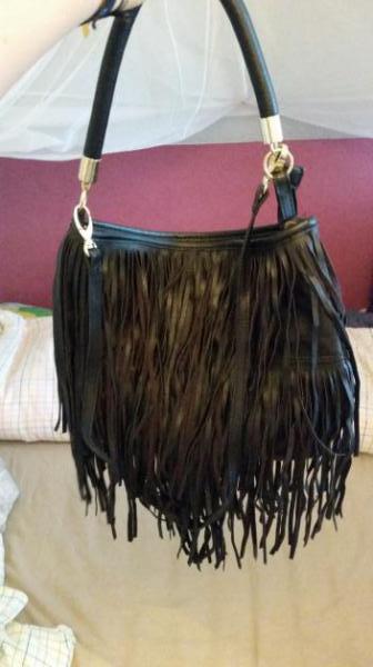 Schwarze Fransentasche von HM