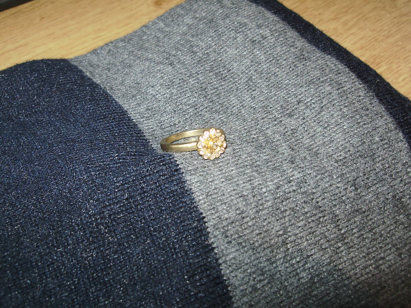 Ring bronzefarben fein Glitzersteine 16mm