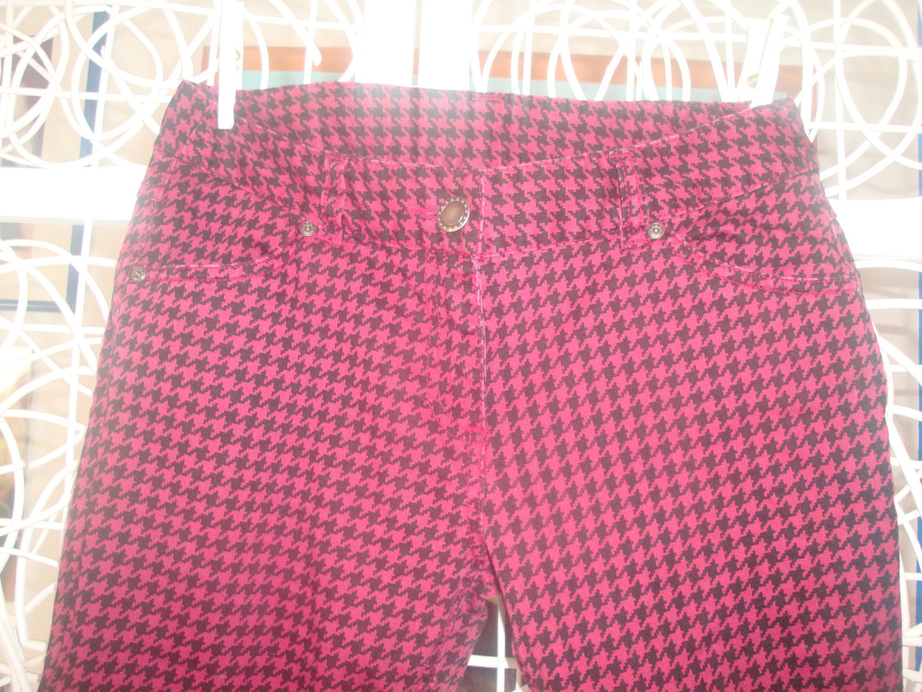 auffällig gemusterte Hose gerades Bein