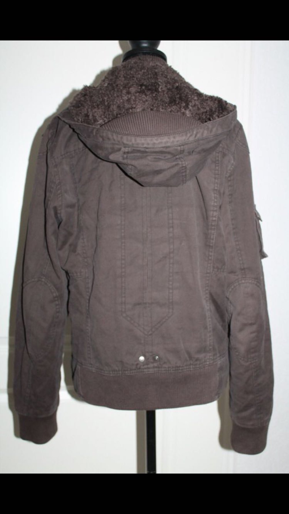 Super schöne und bequeme warme Winterjacke Jacke von Esprit mit süßen Details