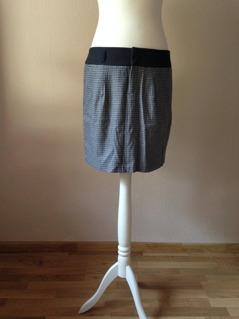 NEU - EDC Esprit Rock grau Hahnentrittmuster 40 M