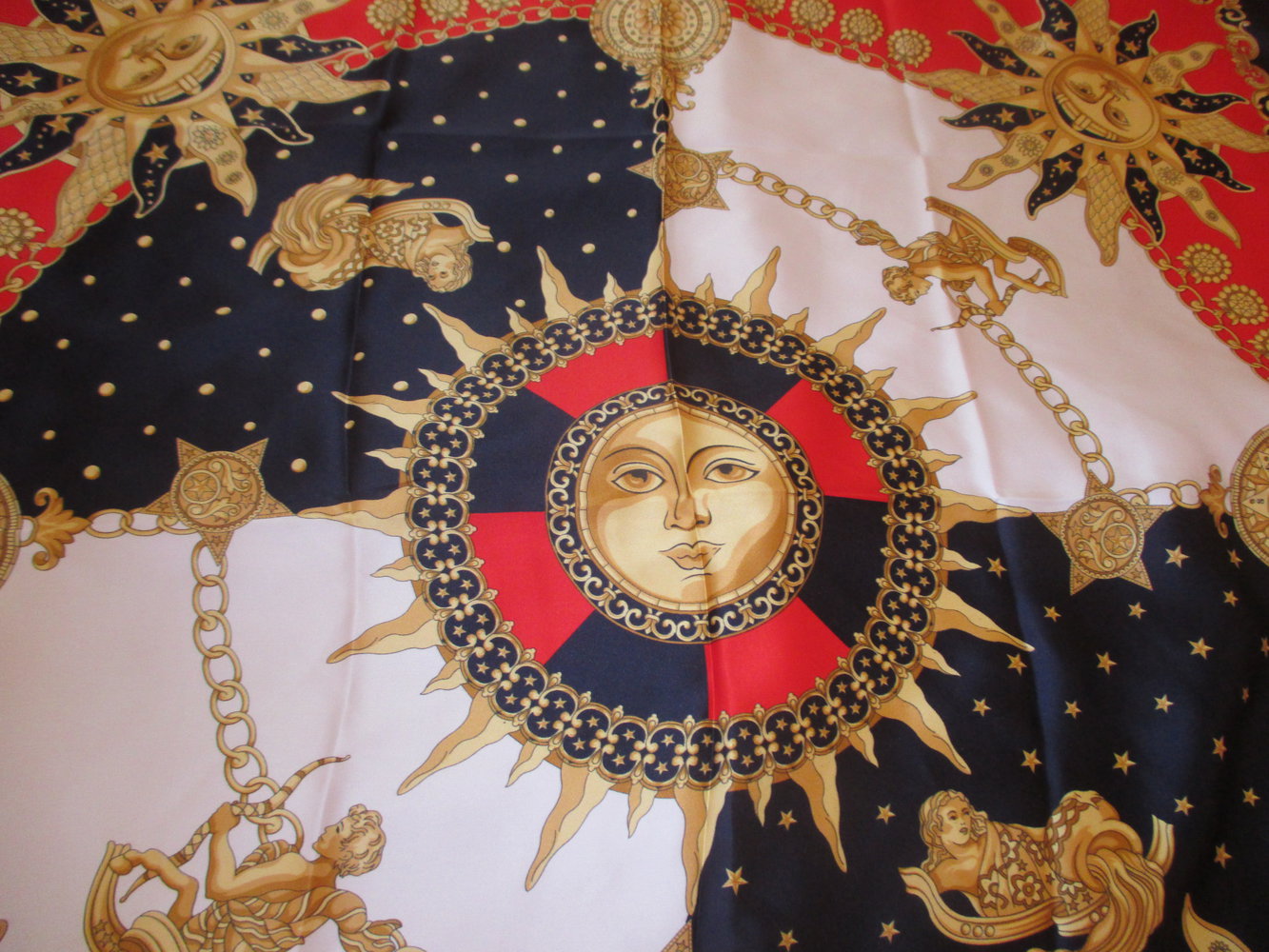 NEU Seiden Satin Sonnnen Sterne Ketten Blüten Engel- Print XXL TUCH * SCHAL blau- weiß- rot gelb- gold