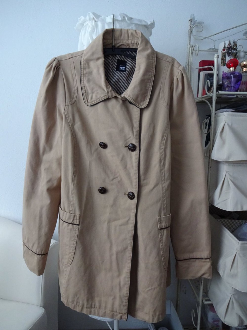 süßer Mantel puffärmel beigefarbend