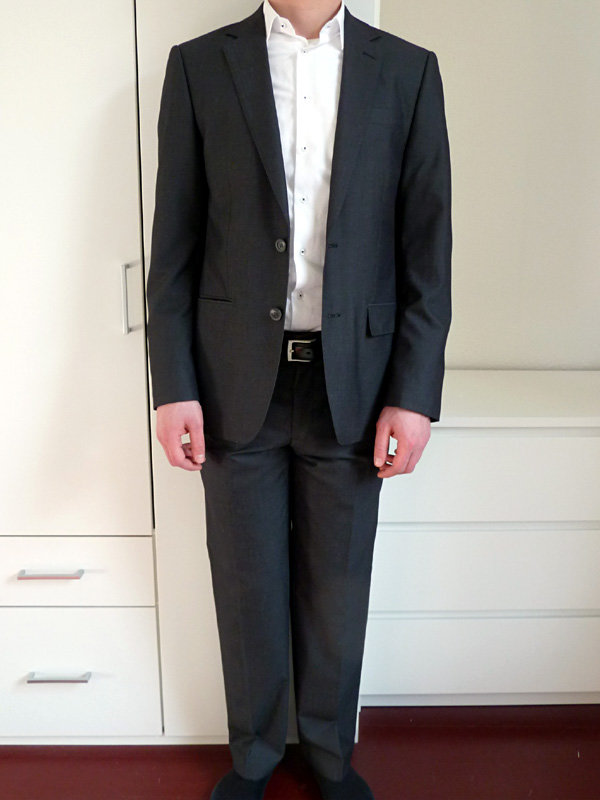 Dunkelgrauer Herrenanzug Gr. 48