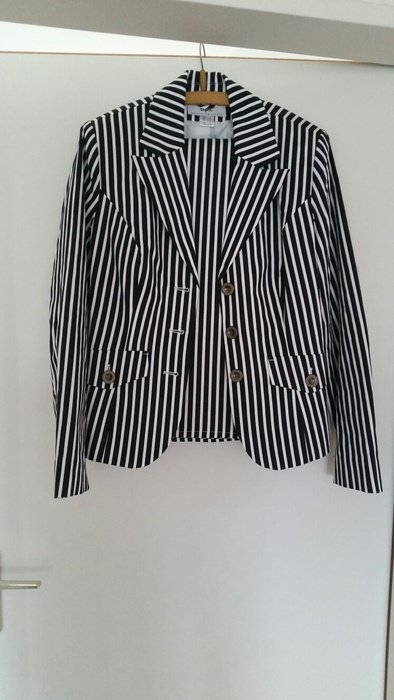 Hosenanzug schwarz/weiß gestreift Größe 38