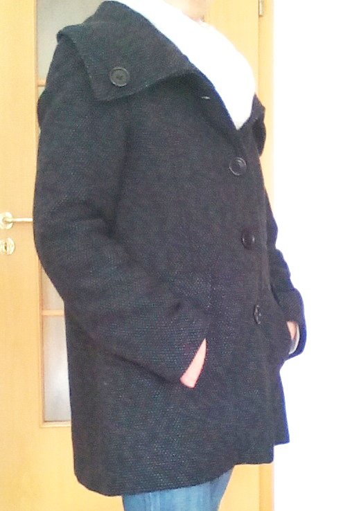 Schwarz grau melierter Kurzmantel