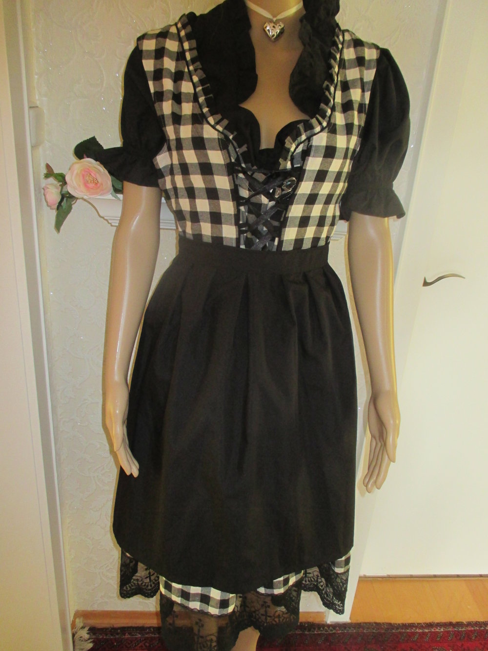 NEU * 3 -teiliges Lace-Spitzen Nostalgie Brauchtum Folklore Trachten Volks-Oktoberfest Karo Dirndl Kleid 