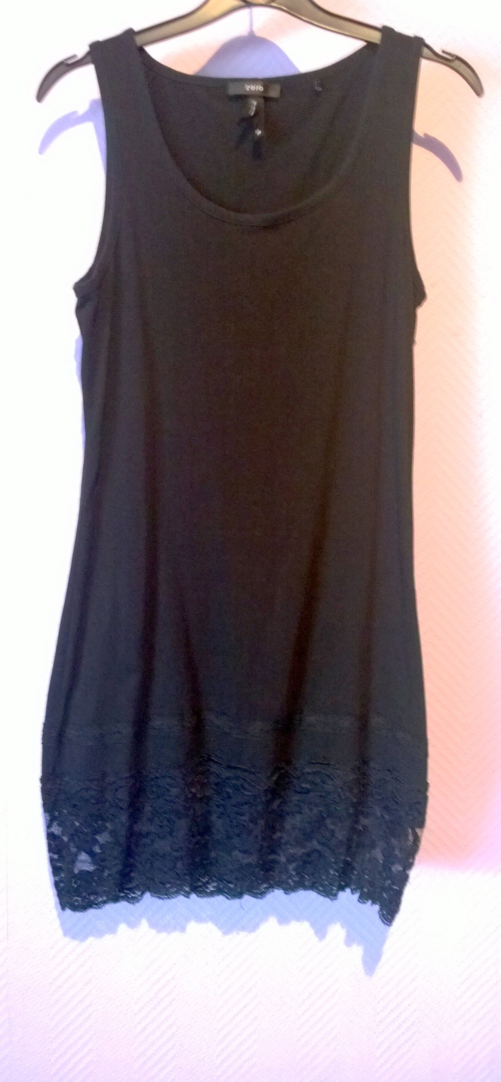 Longtop schwarz mit Spitze Gr.38 Zero