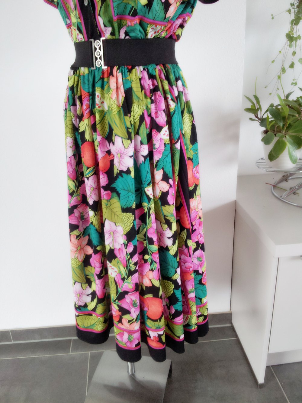 Buntes Kleid Uni 50,60 Jahre stiel 