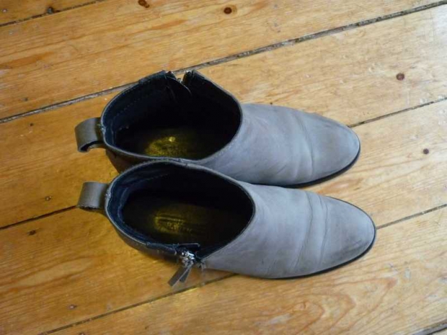 Graue stylische Stiefelette von SHOEBIZ