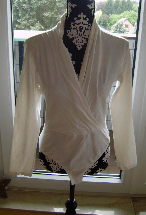 Body mit langem Arm, creme mit Schalkragen Gr. 40/42 von Beverly